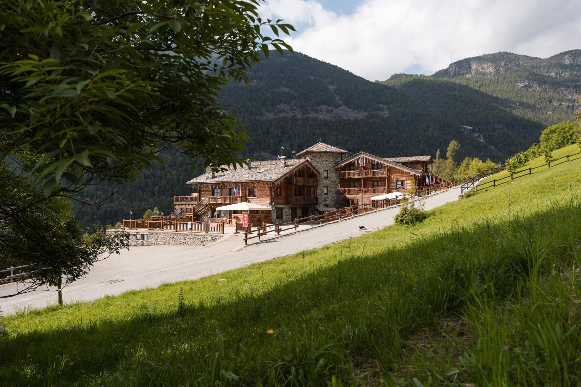 Hotel Silou Retreat Champdepraz Exteriér fotografie